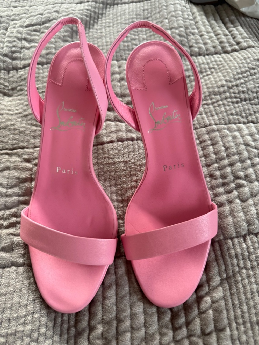 Christian Louboutin - Picture 2 of 3